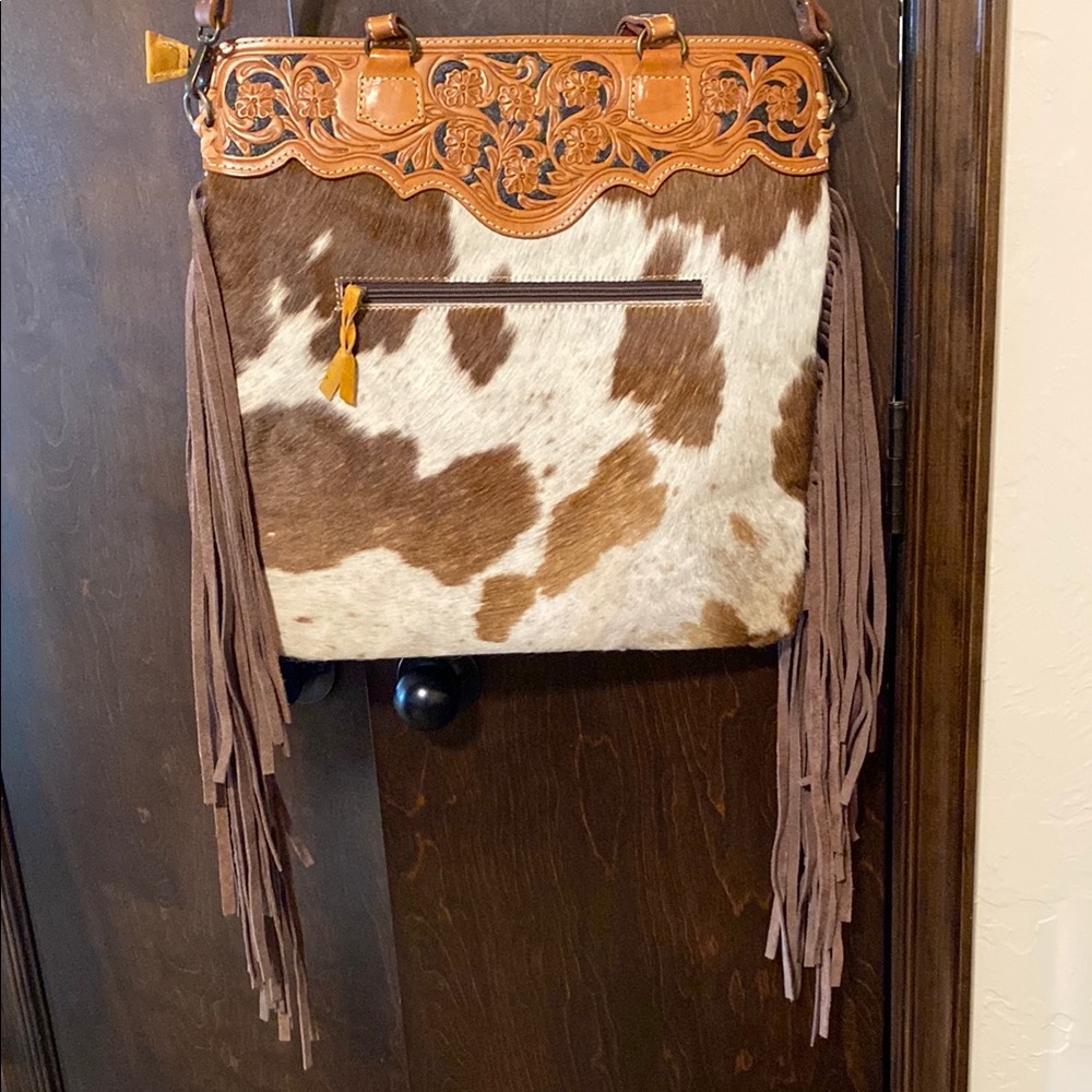 American Darling Brown and White Tote with Fringe - Picture 3 of 4